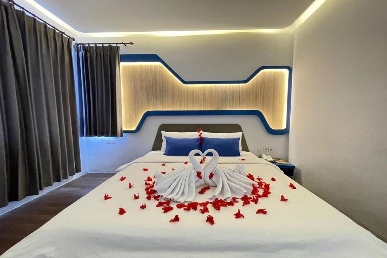 Golden Palace Hotel Batu Merah Экстерьер фото