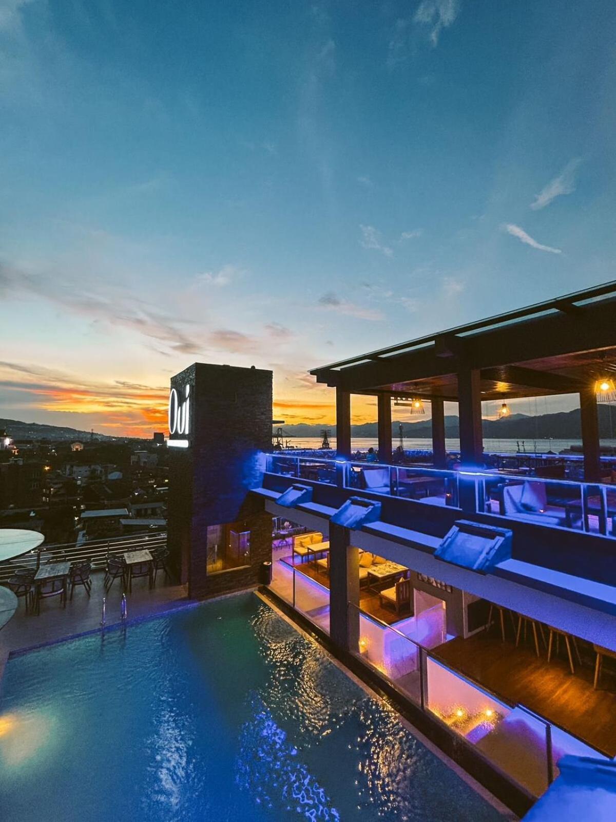 Golden Palace Hotel Batu Merah Экстерьер фото